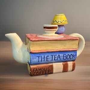 Vintage Winnie The Pooh Teapot Tea Time Book Stack Lamp Made In England Cbk 1995